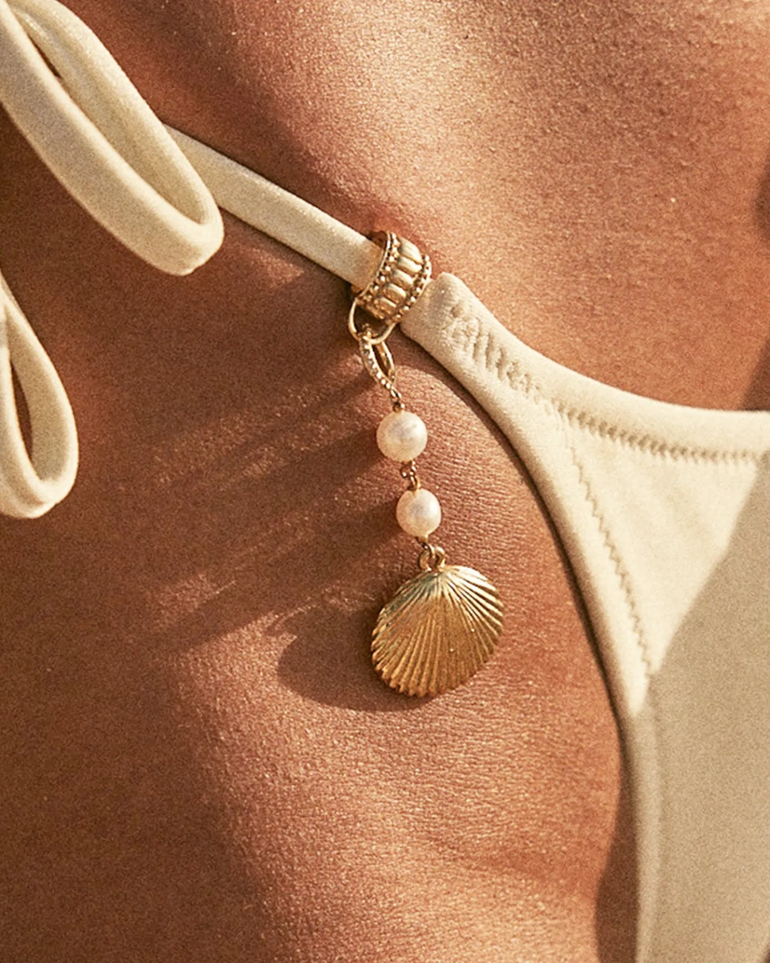 New Dorne Pearlescent Shell Memento Jewelry