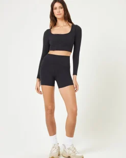 Outlet En Pointe Short - Black Bottoms