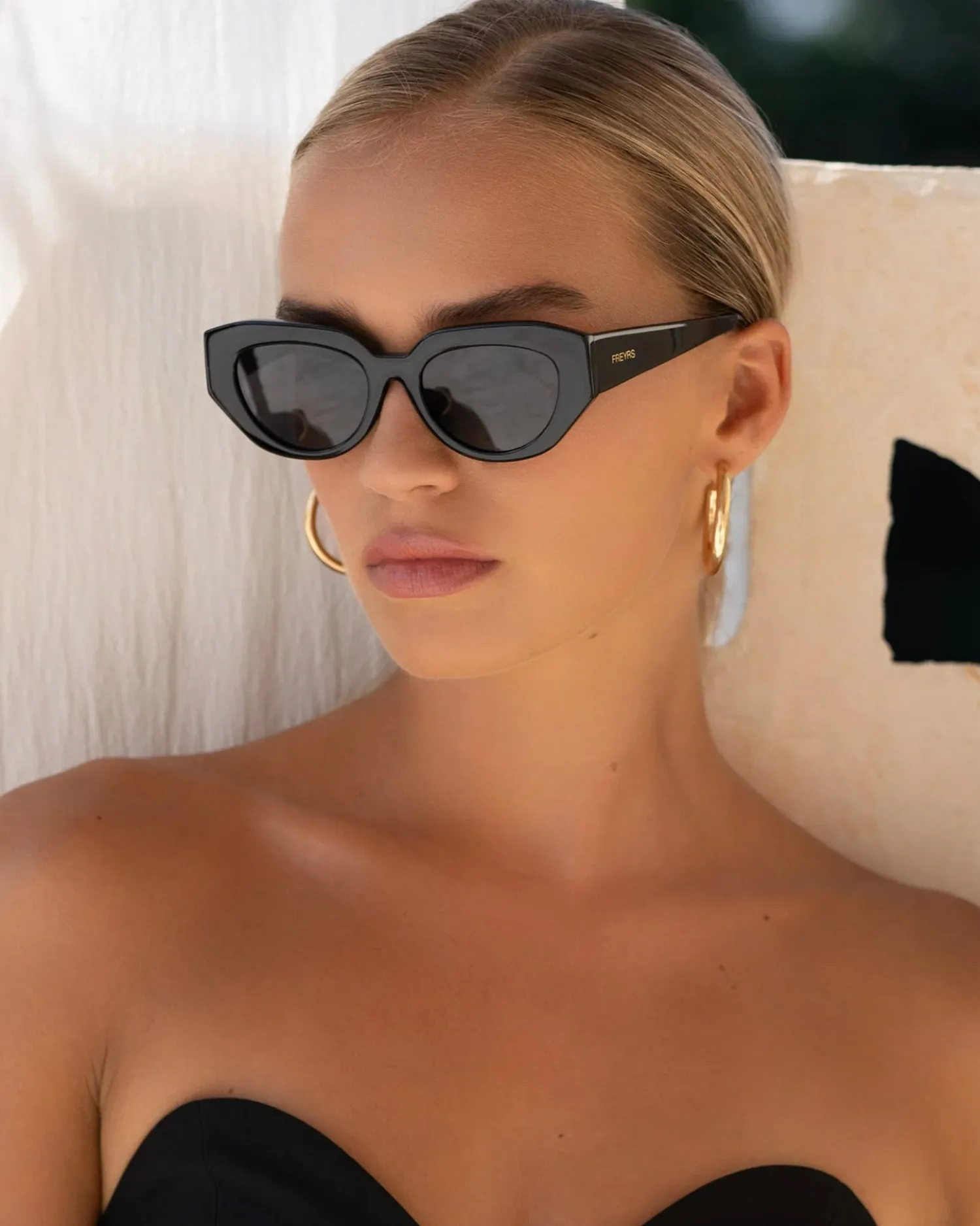 Online Freyrs Frankie Sunglasses - Black Sunglasses